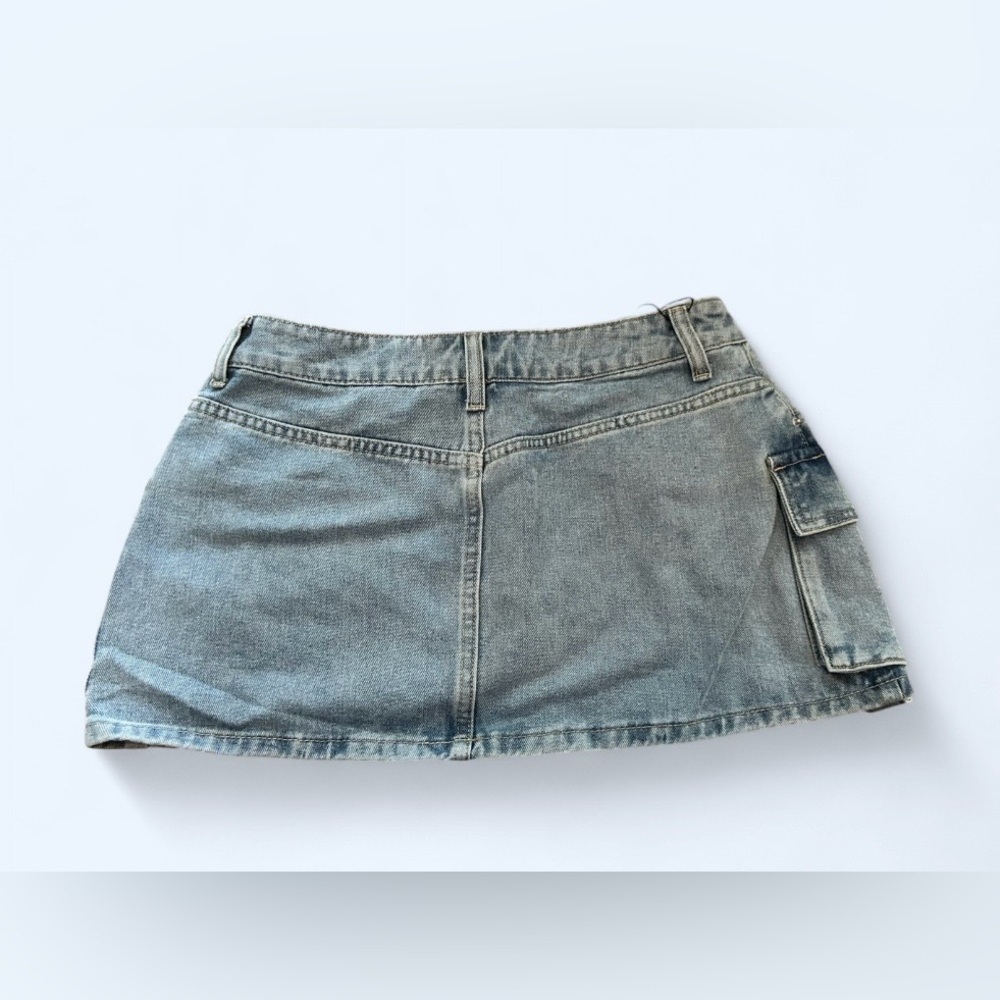Denim Cargo Mini Skirt w/ Buckle Strap - NWT - Picture 3 of 3